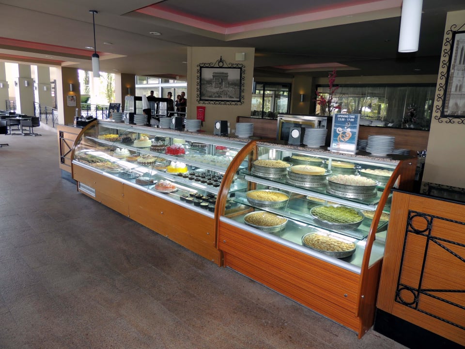 Das Kuchen- bzw. Tortenbuffet Limak Lara Deluxe Hotel & Resort