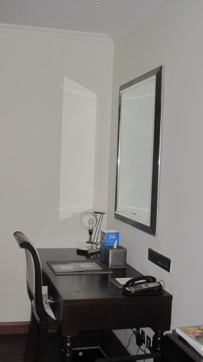 Schreibtisch Ajman Saray, a Luxury Collection Resort