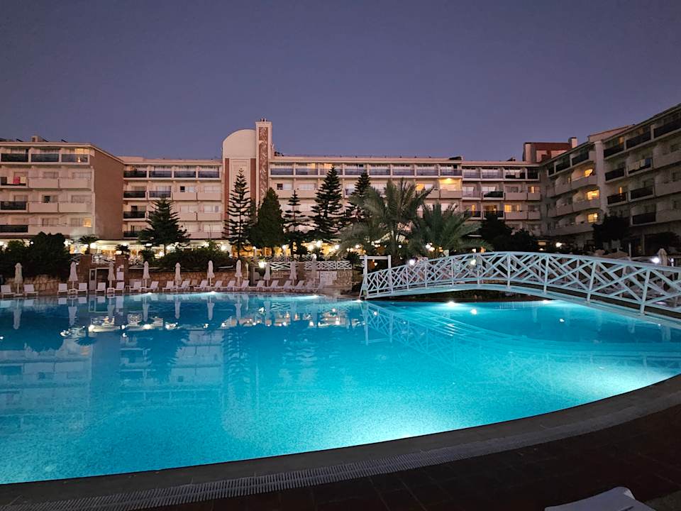 Gastro Seaden Corolla Hotel