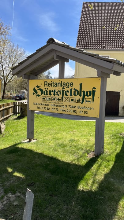 Außenansicht Reitanlage Härtsfeldhof