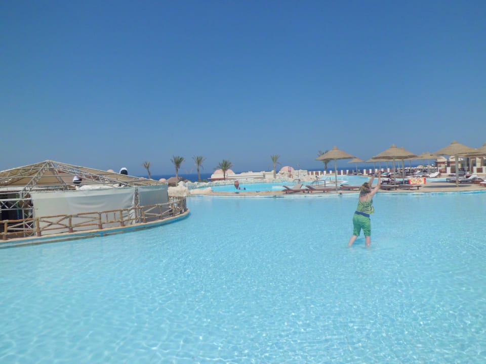Der obere Pool Serenity Alpha Beach
