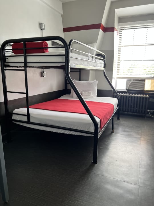 Zimmer Chicago Getaway Hostel
