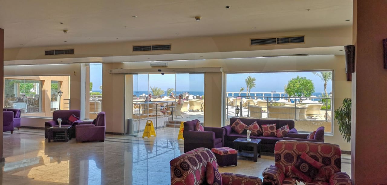 Lobby Three Corners Equinox Beach Resort