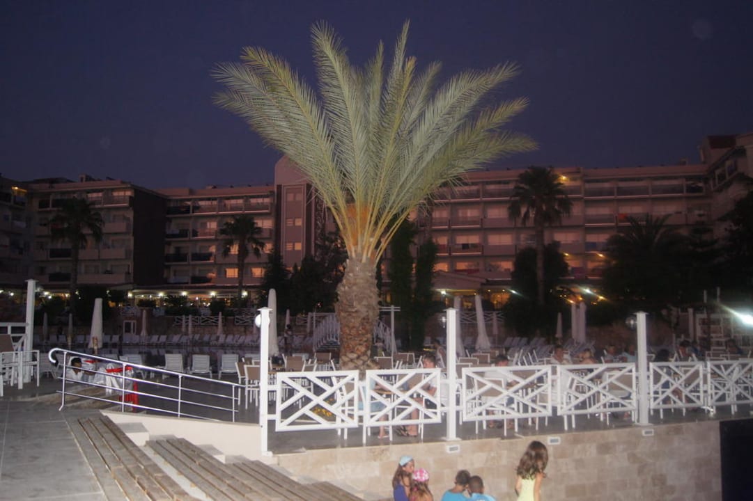 Abends Seaden Corolla Hotel