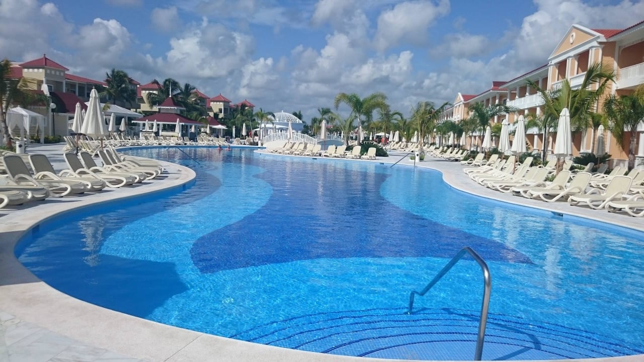 Pool Ambar 2 Bahia Principe Grand Aquamarine
