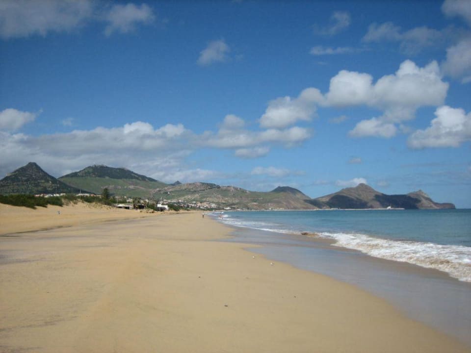 Strandblick in Richtung Nordost zum Hauptort Pestana Porto Santo All Inclusive
