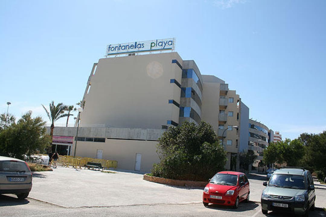 Parkplätze hinten Aparthotel Fontanellas Playa