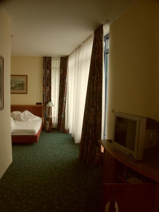 Bedroom (Suite) NH Prague City