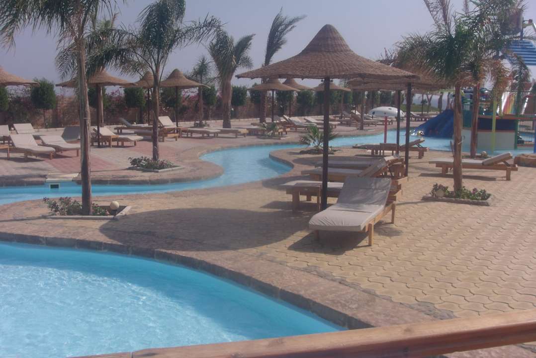 Kanal im angrenzendem Aquapark Three Corners Sea Beach Resort