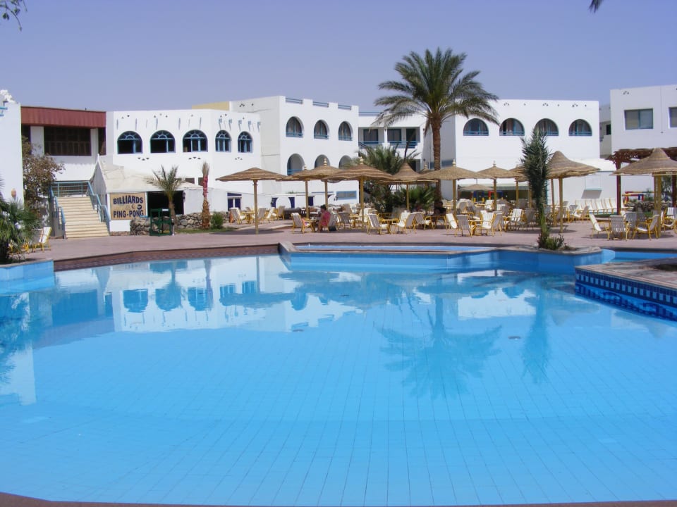 Große Poolanlage Shams Safaga Resort