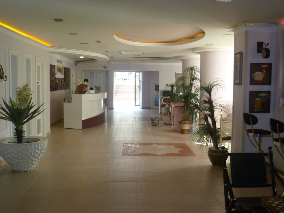 Lobby Hotel Savk
