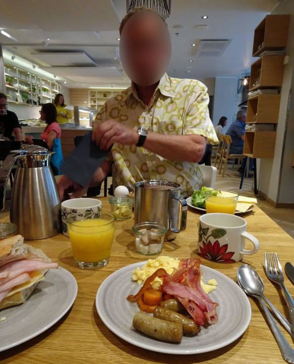 Breakfast Hotel Indigo Helsinki - Boulevard