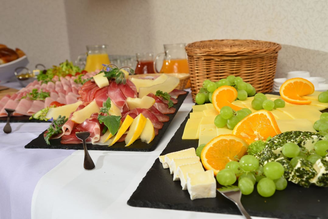 Reichhaltiges Frühstücksbuffet Romantica Hotel Blauer Hecht