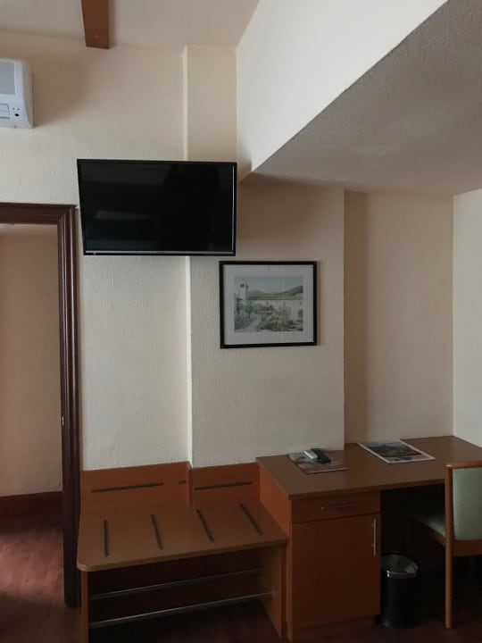 TV mit sehr vielen Deutschen Sendern Bull Astoria