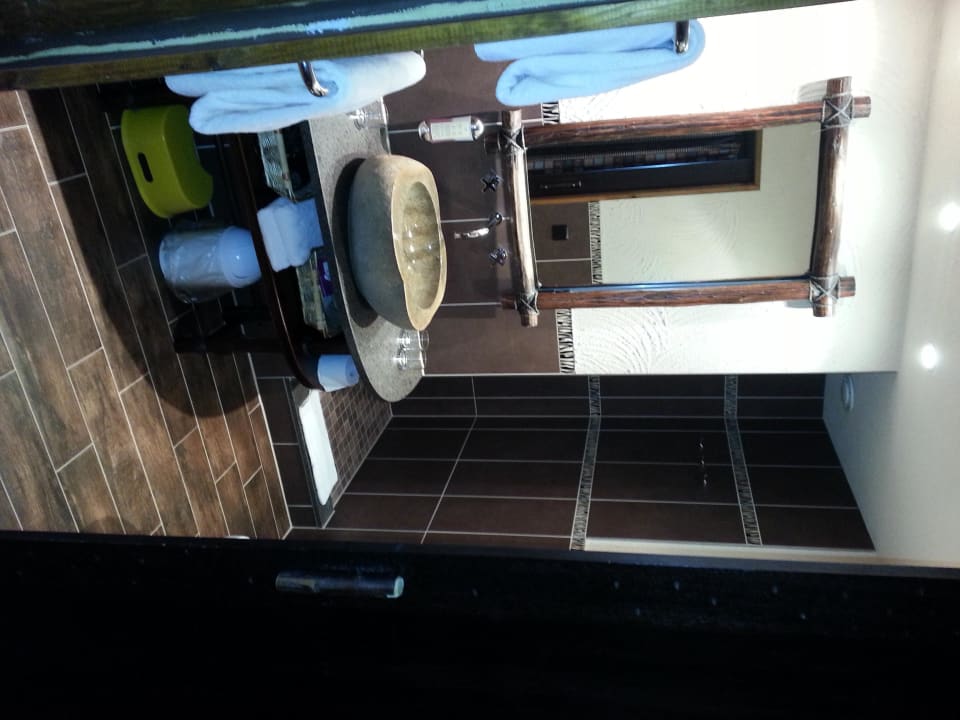 Bad in Zimmer 1137 Hotel Matamba - Phantasialand Erlebnishotel