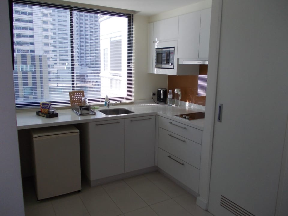Küchenecke PARKROYAL Suites Bangkok - SHA Plus Certified