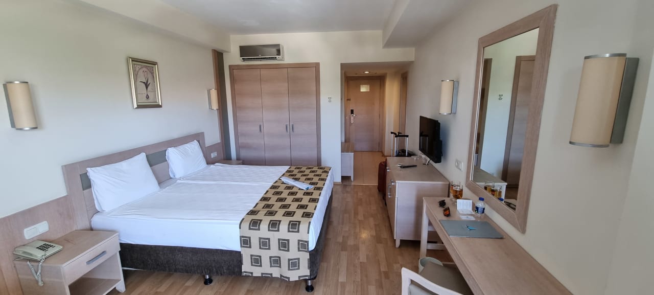 Zimmer Side Breeze Hotel