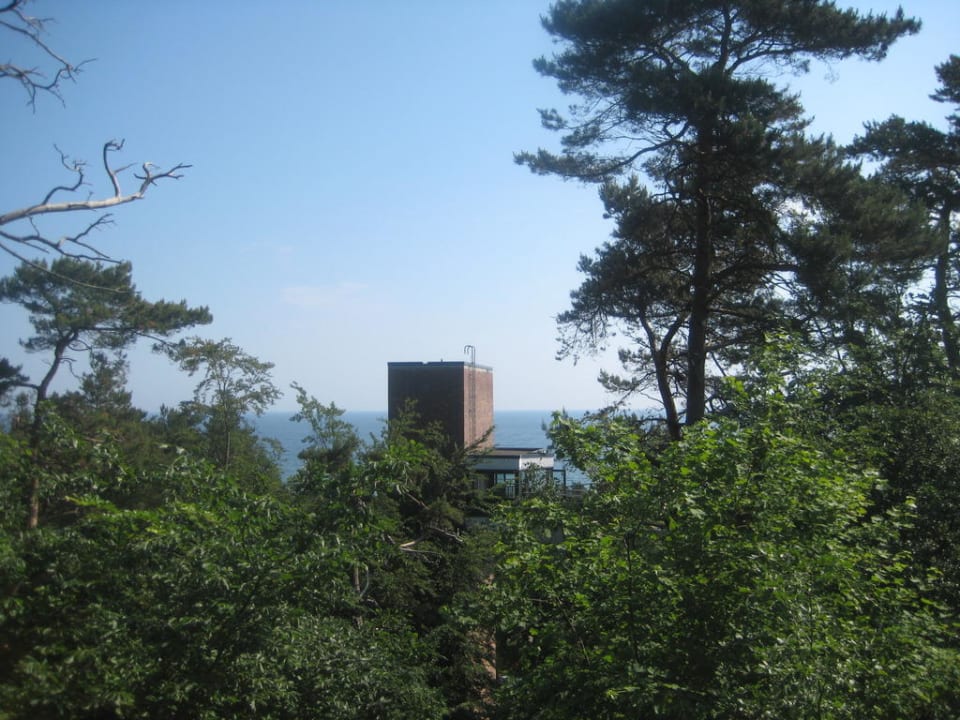 Turm mit Lift zum Hotelstrand Cliff Hotel Rügen
