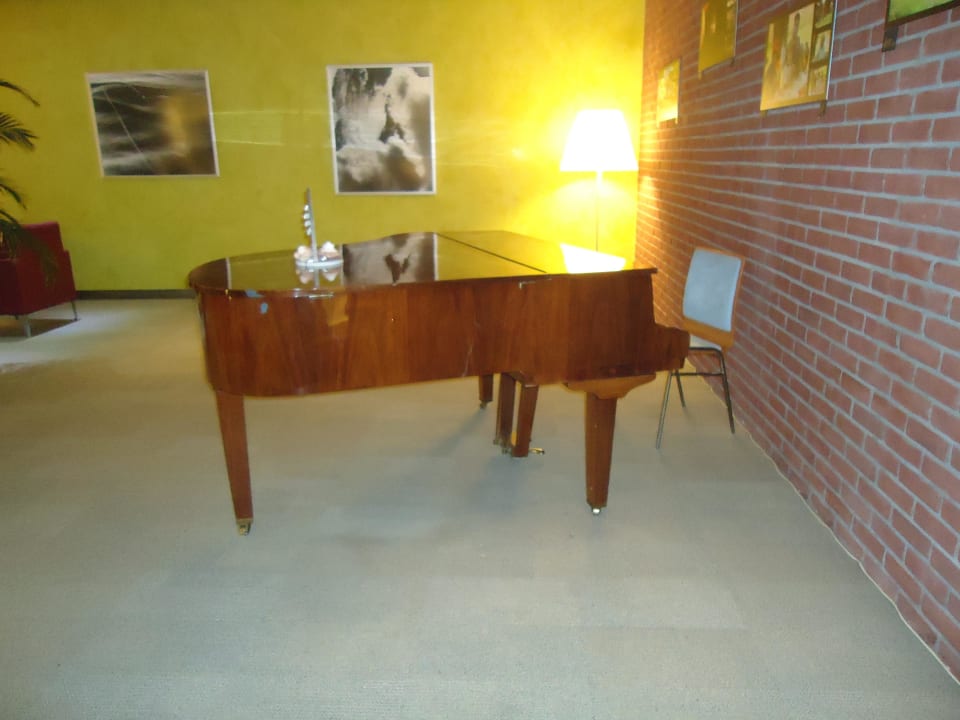 Flügel in der Lobby Clarion Congress Hotel Prague