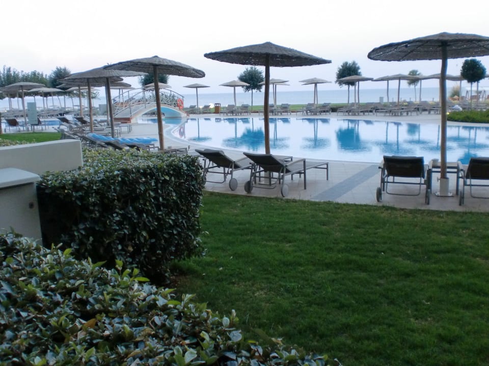 Unser Zimmerausblick, unterste Etage Elysium Resort & Spa Hotel