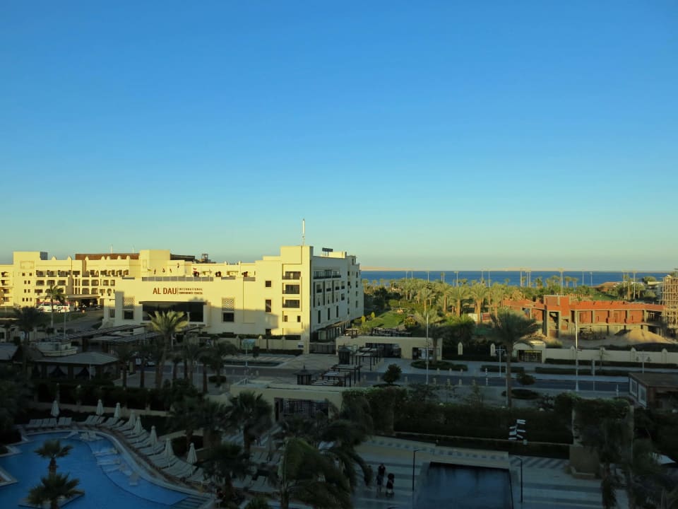 Blick von der Sky Bar Steigenberger Aqua Magic