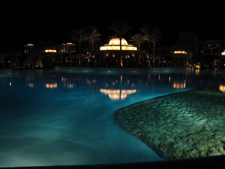 Pool bei Nacht Makadi Palace