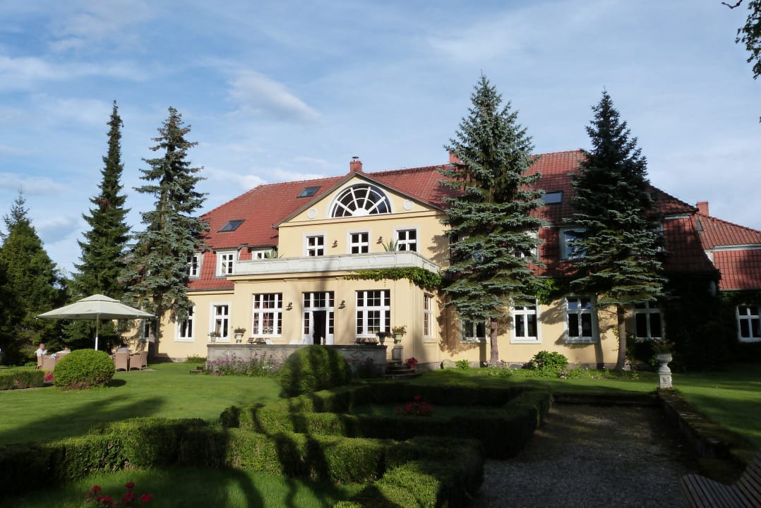 Das Hotel von der Rückseite Sześć Dębów Dwór w Prusewie