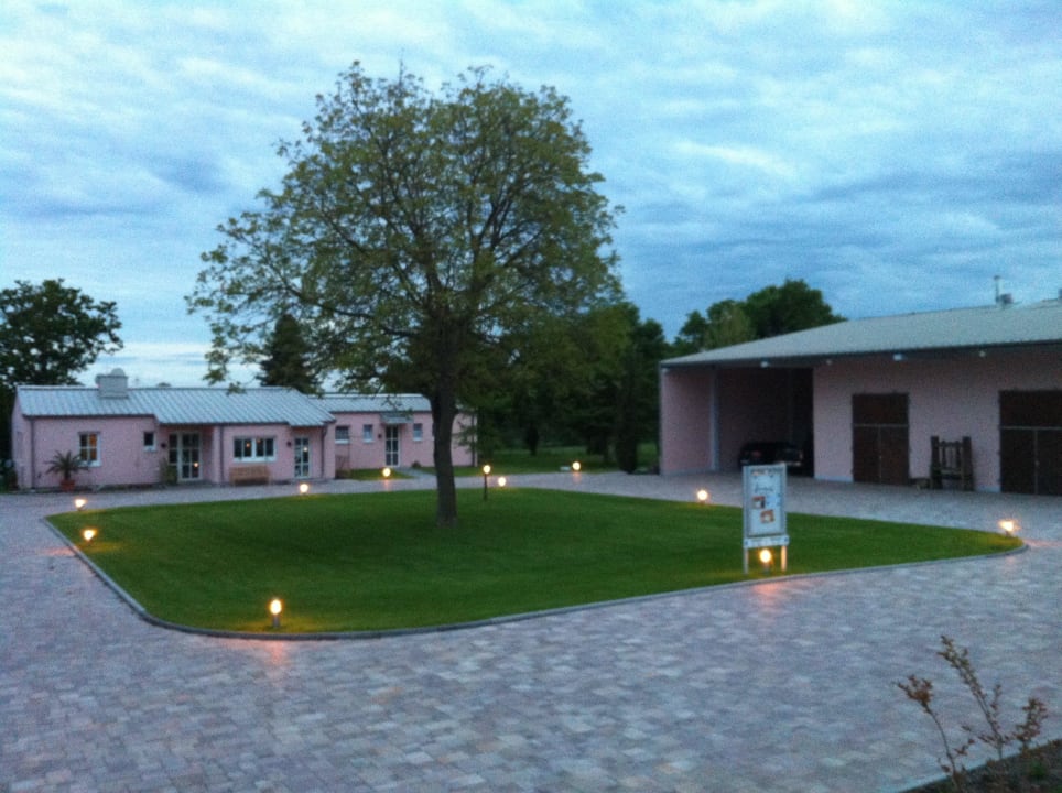 Innenhof Landhaus Schill