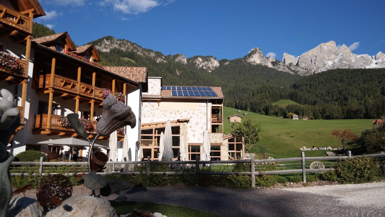 Blick zum Rosengarten Cyprianerhof Dolomit Resort