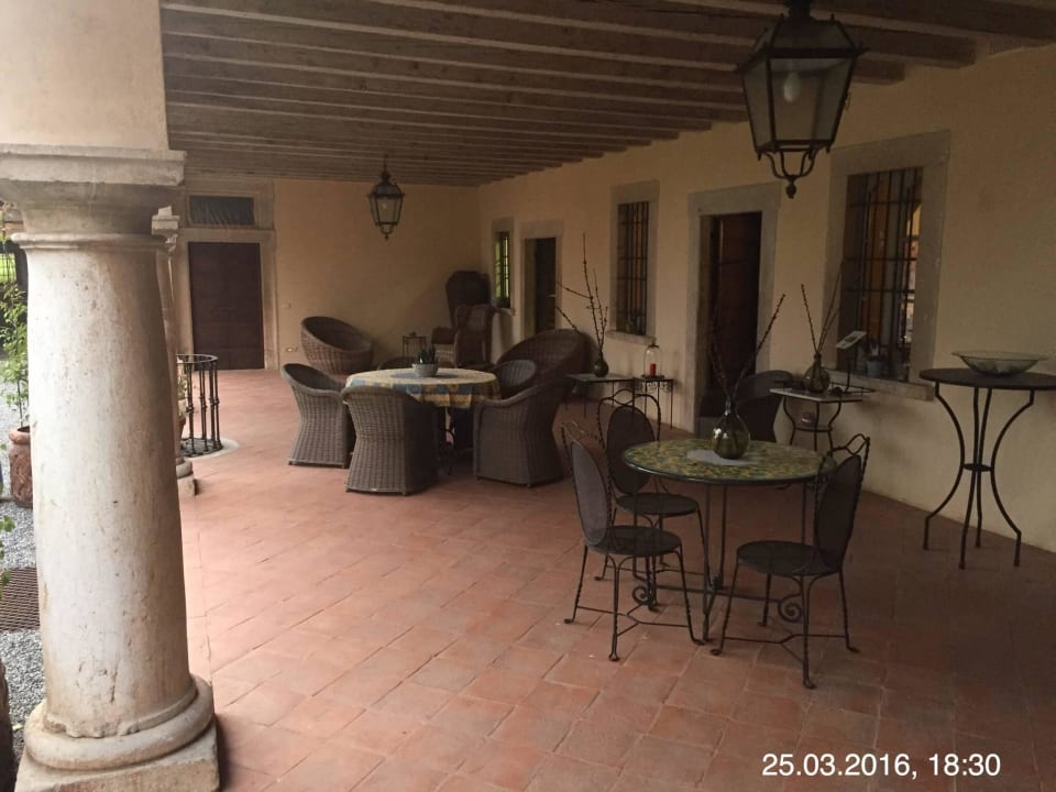 Loggia im Innenhof Agriturismo L'Unicorno