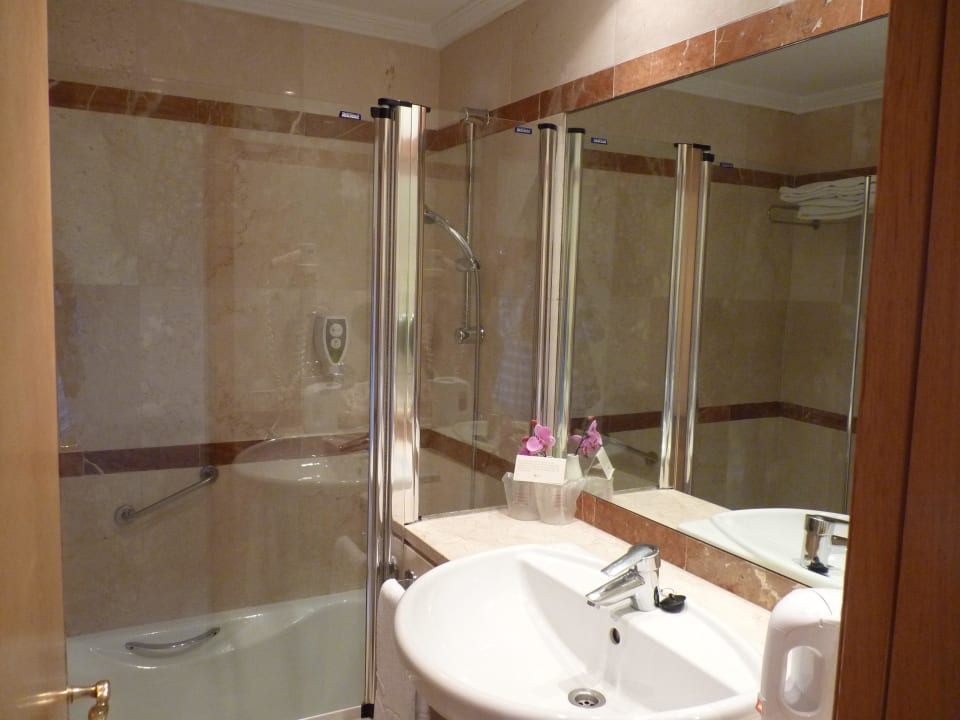 Badezimmer mit Wanne Grupotel Acapulco Playa - Adults Only