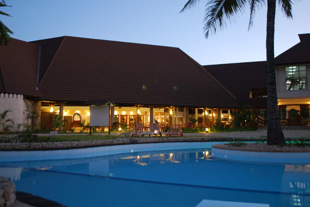 Von Chris Resort Amani Tiwi Beach