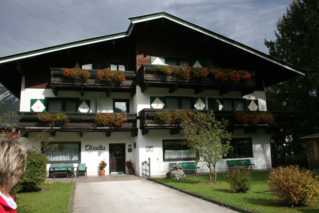 Alpenpension Claudia FLORA - Das kleine Gartenhotel