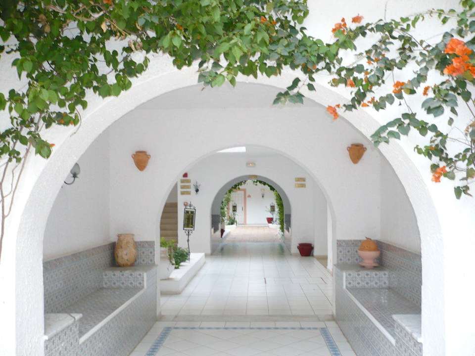 Weg zum Strand Hotel Nesrine