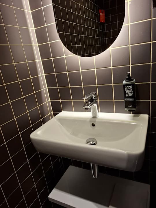 Zimmer ibis Lviv Center