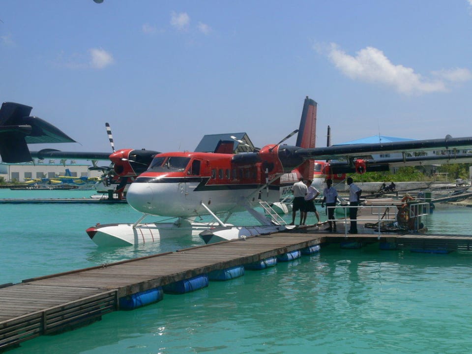 Ankunft mit dem "Inselhüpfer" Kuredu Island Resort & Spa