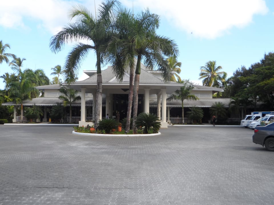 Zufahrt zum Hotel Bahia Principe Grand El Portillo