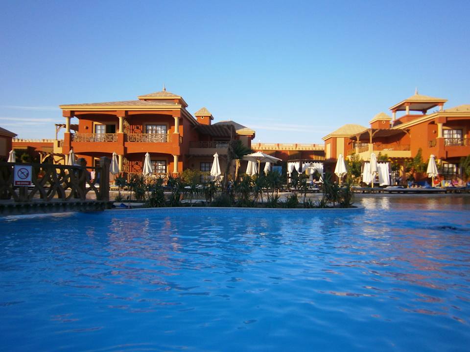 Poolanlage im 400 Bereich Pickalbatros Alf Leila Wa Leila Resort - Neverland Hurghada