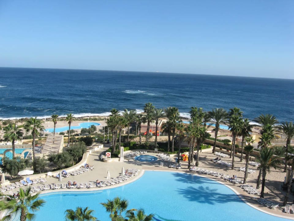 Pool Hilton Malta