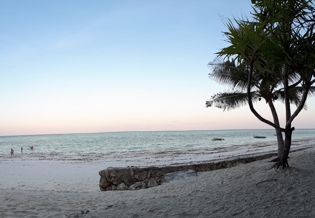 Strand Neptune Pwani Beach Resort & Spa