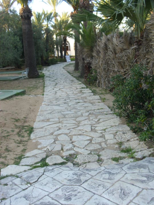 Knochenbrecherzugang zum Schwesterhotel Hotel Marhaba Beach