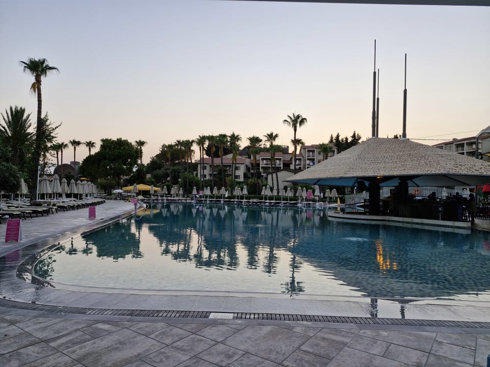 Pool Arum Barut Collection