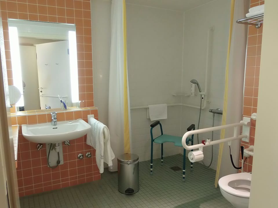 Behindertengerechtes Bad Seehotel Rheinsberg
