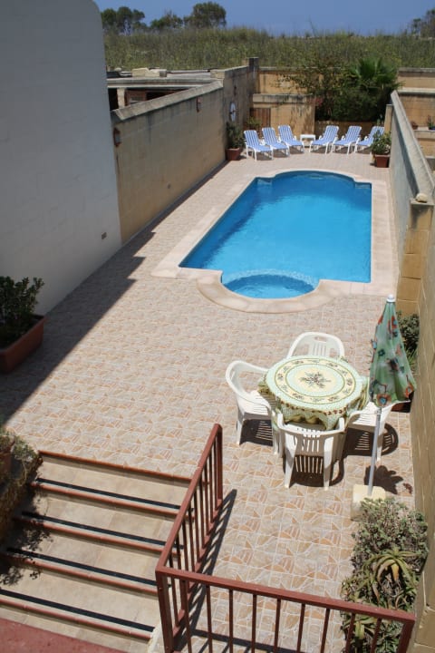 Outdoor pool area Ta' Leli Farmhouse