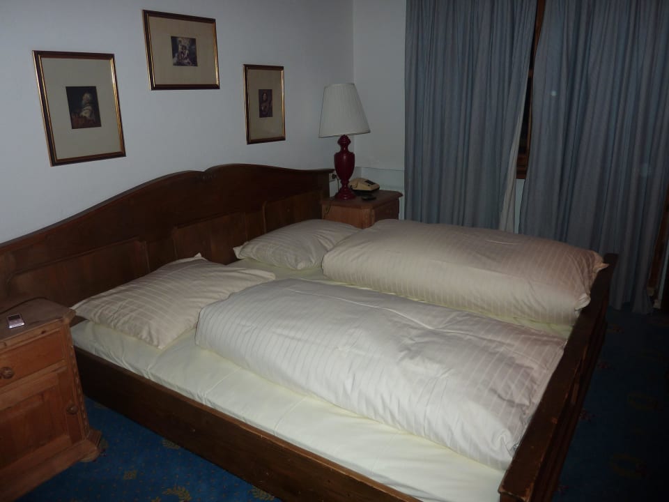 Großes Doppelbett Schloss Münichau