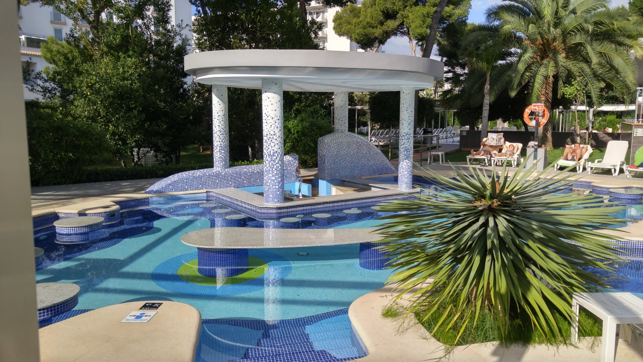 Pool Hotel Riu Bravo