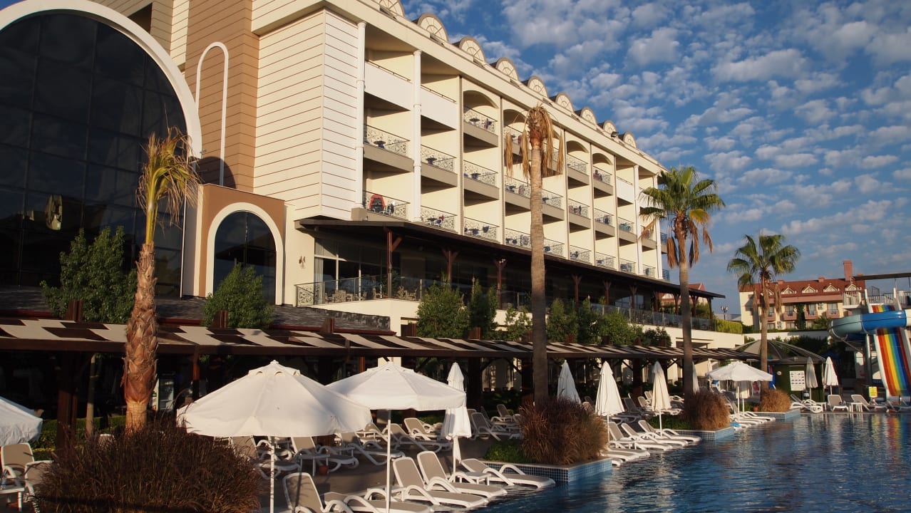 Pool Mary Hotel Side