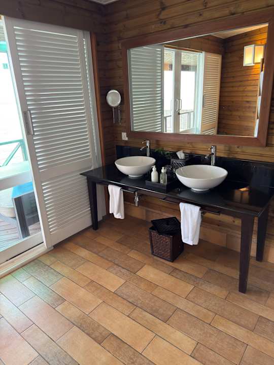 Zimmer Kuredu Island Resort & Spa