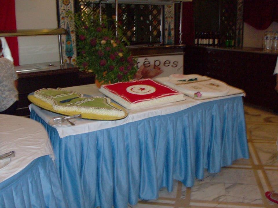 Kuchen am Abend Hotel El Mouradi Palm Marina