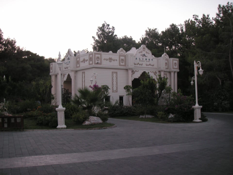 Hotelzufahrt Ali Bey Resort Sorgun